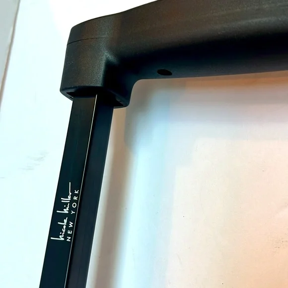 Nicole Miller RARE Travel Bag - Includes Wheels on bottom/ Handle: Easy Travel - Picture 10 of 13